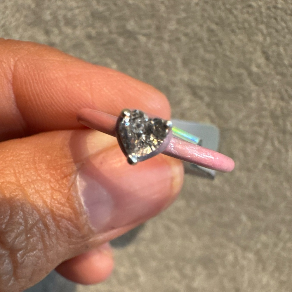 Chic Heart-Shaped Silver and Pink Ring